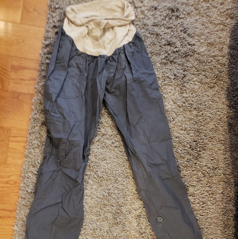 Adjustable length maternity cargo pants